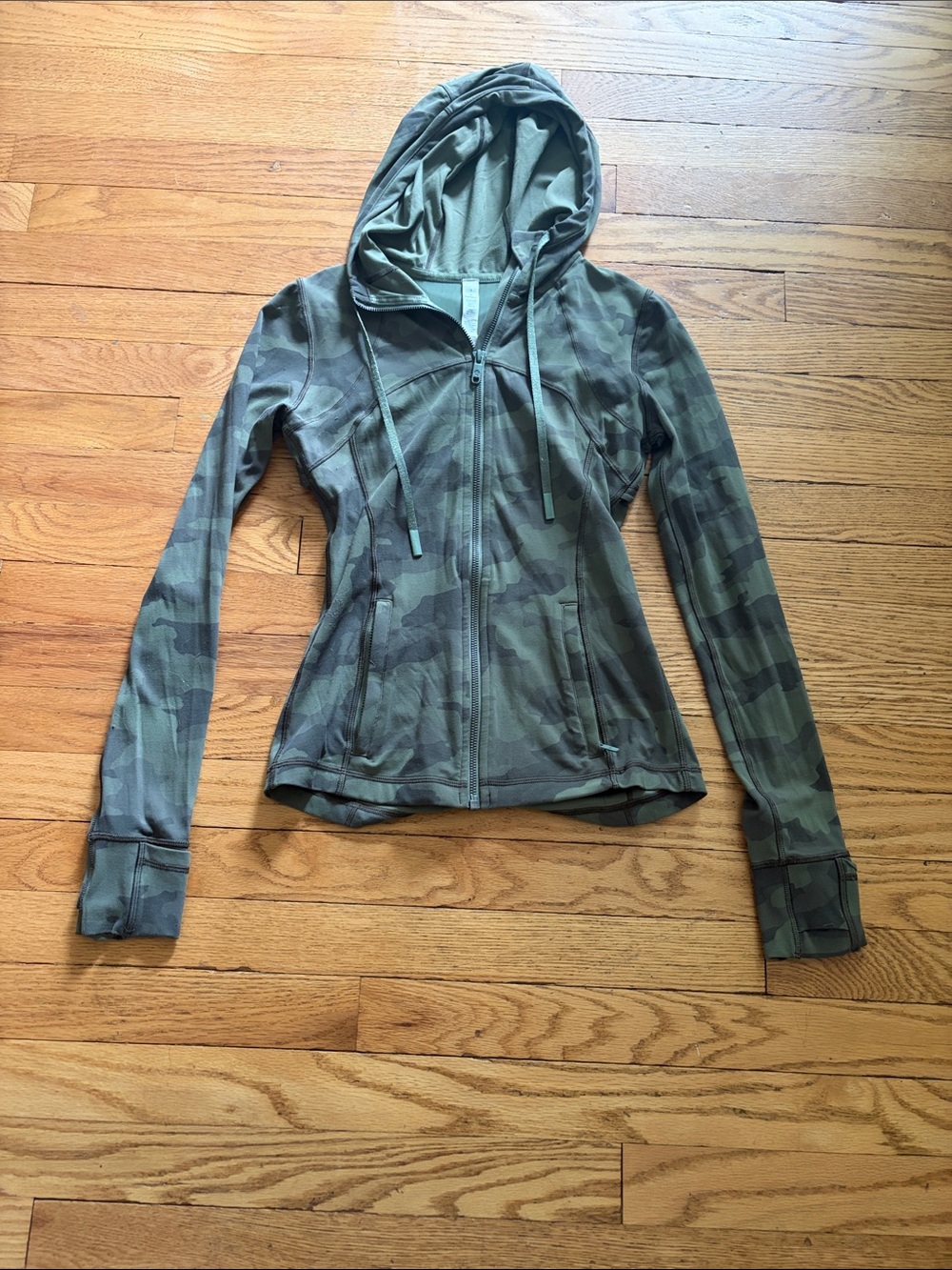 lululemon athletica Define Hooded Jacket Nulu - Size 4 - Camo Green